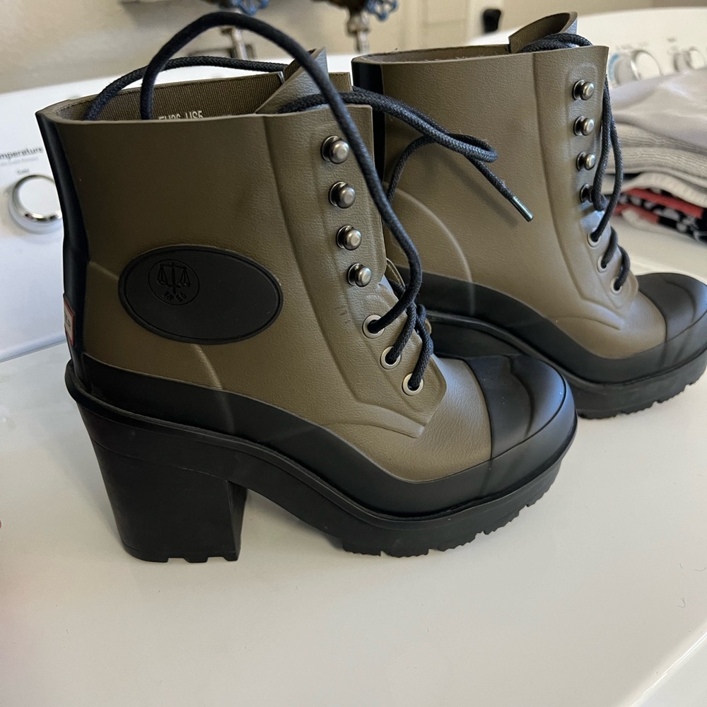 Hunter boots heels